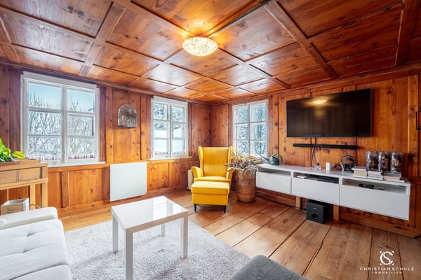 Charmantes Einfamilienhaus mit grossem Grundstück, PV-Anlage & viel Privatsphäre 9