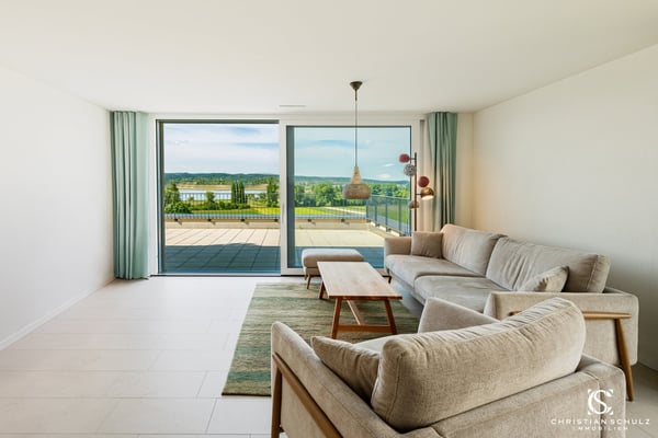 Traumhafte Terrassenwohnung mit wunderschöner Seesicht zu verkaufen! 3