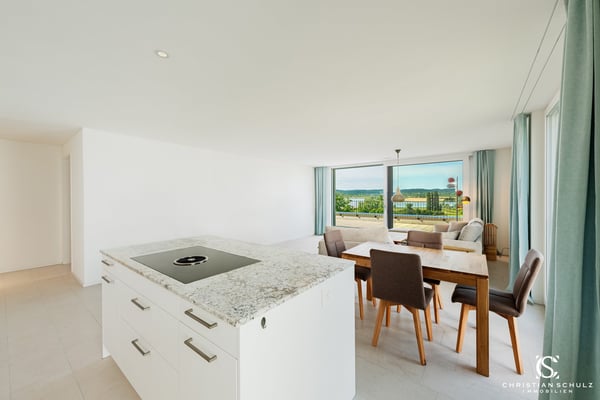 Traumhafte Terrassenwohnung mit wunderschöner Seesicht zu verkaufen! 4