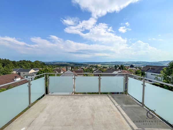 Exklusive Maisonettewohnung mit Panoramablick – modernes Wohnen in Berg TG 1