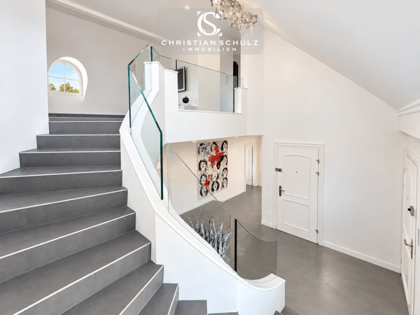 Exklusive 2-Zimmer-Maisonettewohnung mit traumhafter Seesicht, Spa und privatem Lift 14