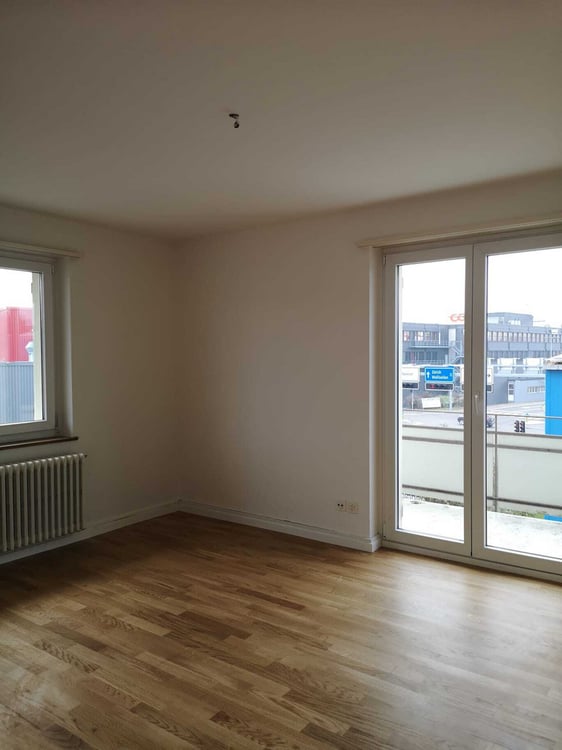Grosszügige Wohnung in idealer Lage 12