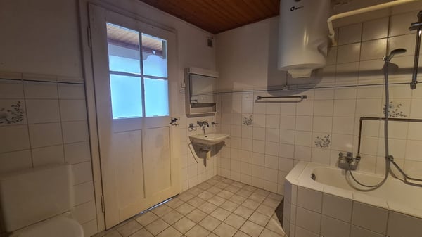 Geräumige 6.5-Zimmer-Wohnung mit Balkon in Porrentruy 10