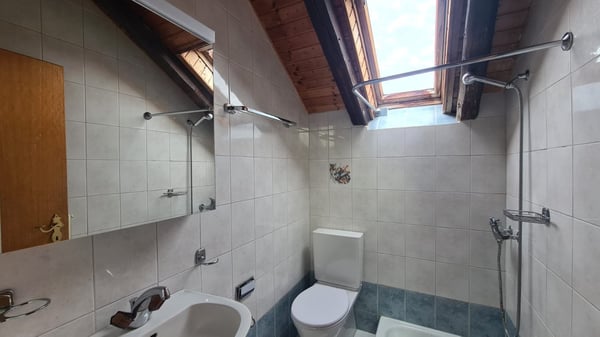 Geräumige 6.5-Zimmer-Wohnung mit Balkon in Porrentruy 9