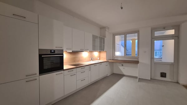 Spacieux appartement de 1.5 pièces rénové à Delémont 1