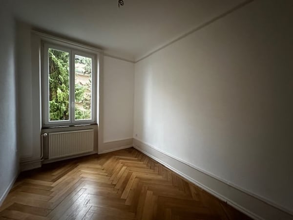 Spacieux appartement de 1.5 pièces rénové à Delémont 12