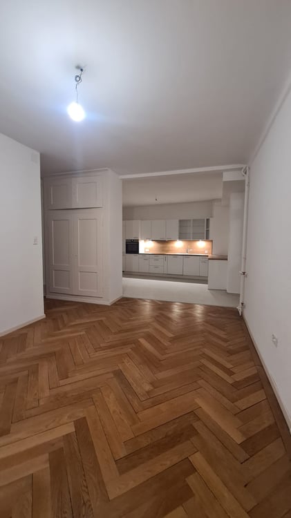 Spacieux appartement de 1.5 pièces rénové à Delémont 4