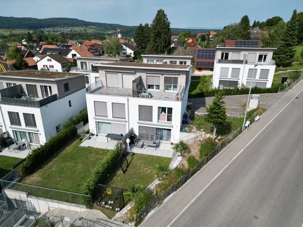 Modernes Doppel-Einfamilienhaus mit Weitblick und grosser Terrasse in Rodersdorf SO 24