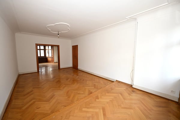 Repräsentatives Stadthaus mit grossem Garten und Garage 6