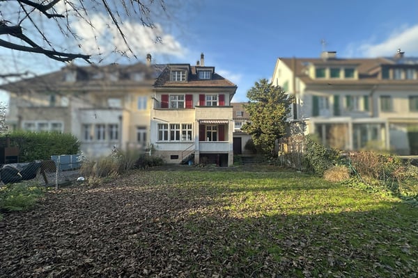 Repräsentatives Stadthaus mit grossem Garten und Garage 22