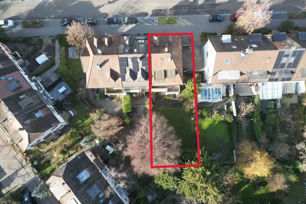 Repräsentatives Stadthaus mit grossem Garten und Garage 23