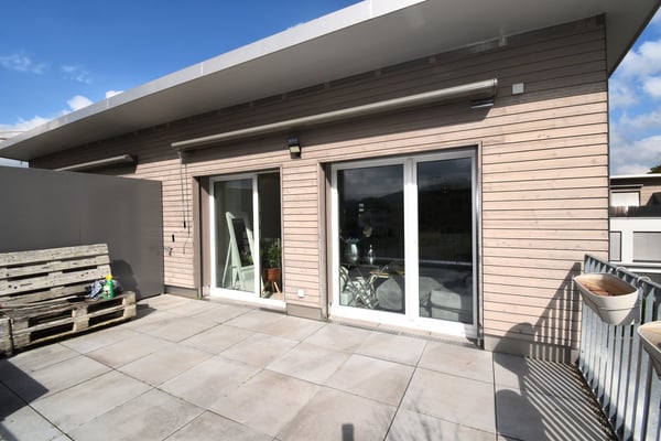 Modernes Doppel-Einfamilienhaus mit Weitblick und grosser Terrasse in Rodersdorf SO 16