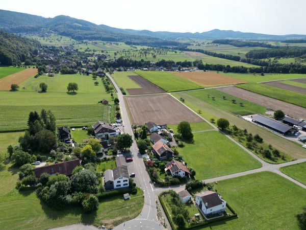Modernes Doppel-Einfamilienhaus mit Weitblick und grosser Terrasse in Rodersdorf SO 25