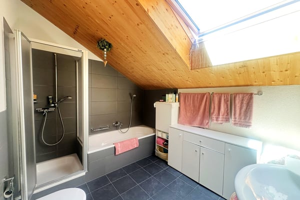 Modern wohnen auf zwei Etagen – attraktive Maisonettewohnung in Birsfelden 18