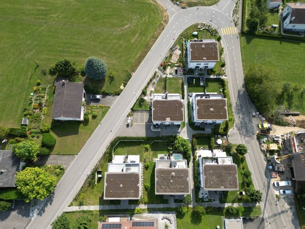 Familienfreundliches Doppel-Einfamilienhaus mit Weitblick und grosser Terrasse in Rodersdorf SO 28