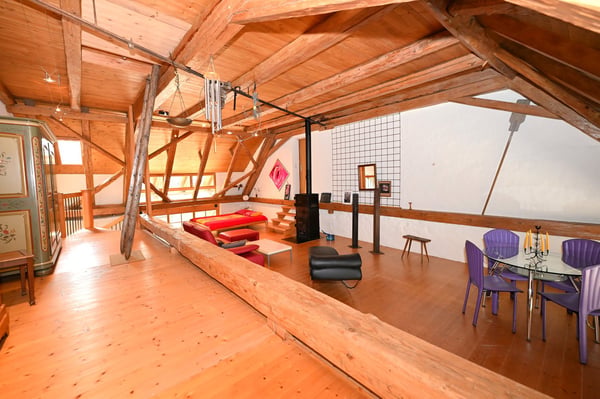Stockwerkeigentum in historischem Bauernhaus mit modernem Wohnkomfort und traumhaftem Garten 11