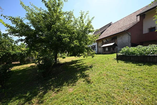 Stockwerkeigentum in historischem Bauernhaus mit modernem Wohnkomfort und traumhaftem Garten 32