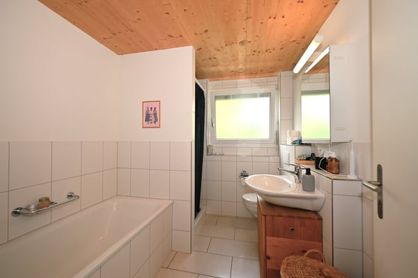 Attraktives Dreifamilienhaus/Mehrgenerationenhaus an begehrter Wohnlage in Arlesheim 17