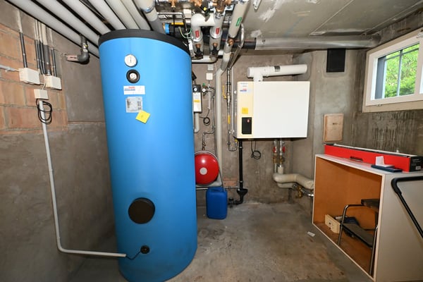 Grosszügige und ruhig gelegene 2-Zimmer-Wohnung mit Garage an exklusiver Lage auf dem Bruderholz 22