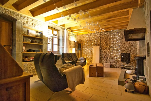 Au coeur du village maison historique 7