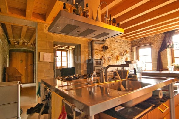 Au coeur du village maison historique 9