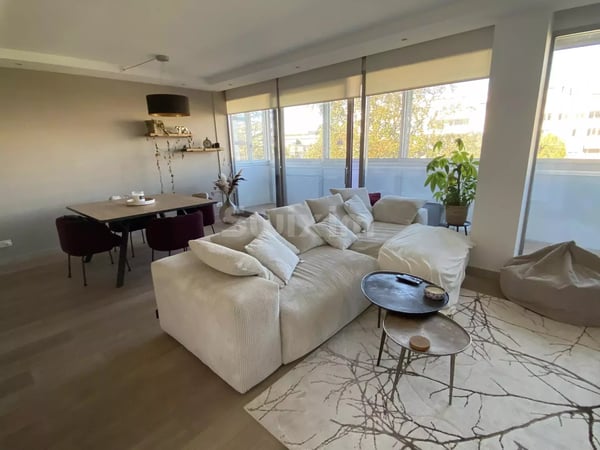 Bel Appartement rénové avec vue dégagée 3