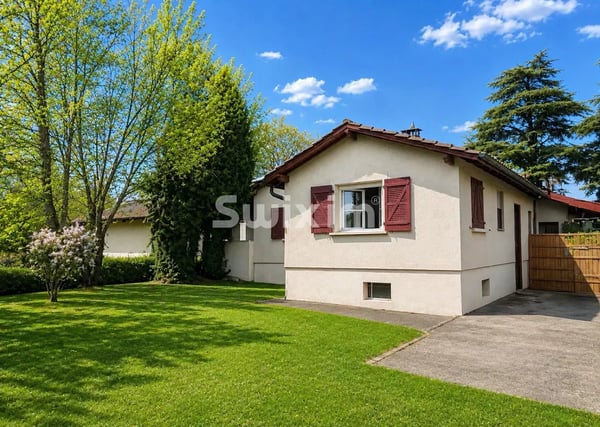 Propriété comprenant 2 maisons individuelles 3