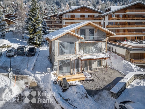 Chalet entièrement rénové, emplacement unique 2