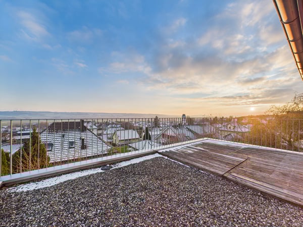 Exklusiver Familientraum - mit Alpenkulisse, Sauna & Doppelgarage 11