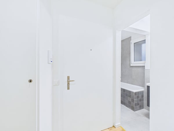 Attraktive 1.5-Zimmer-Wohnung mit Waschturm & Parkplatz 3