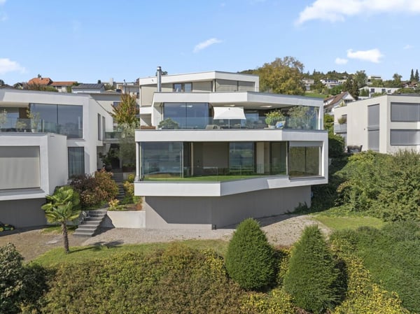 TERRASSENWOHNUNG MIT TRAUMHAFTER AUSSICHT