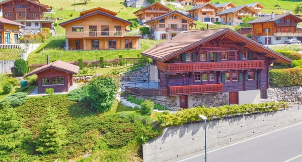 Authentique chalet de 1850 - Charme, espace et tradition
