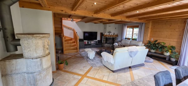 Authentique chalet de 1850 - Charme, espace et tradition 4