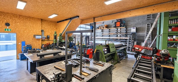 Halle artisanale avec atelier, bureaux et mezzanine - env. 190 m² utiles 2