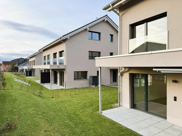 Hochwertige und moderne 1.5-DEFH mit sehr viel Platz in Niederglatt SG 4