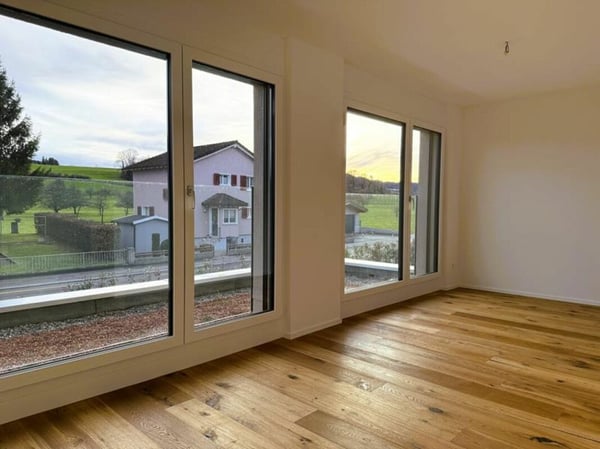 Hochwertige und moderne 1.5-DEFH mit sehr viel Platz in Niederglatt SG 8