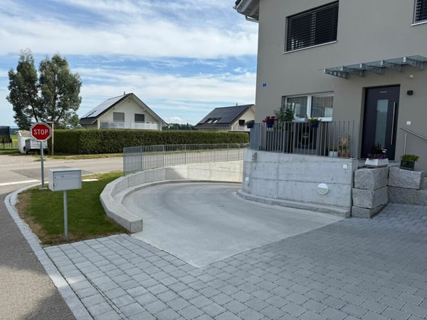 Einstellhallenplatz zu vermieten 1