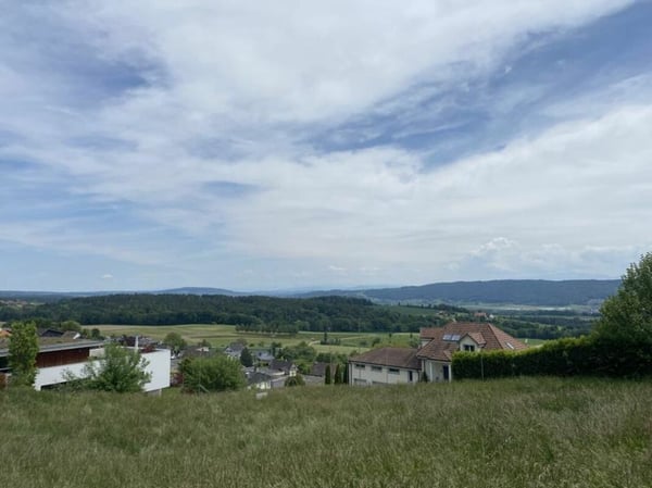 Exklusive Parzelle mit Weitsicht an gut besonnter Hanglage 1