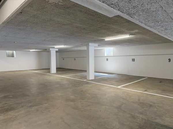 Einstellhallenplatz zu vermieten 4