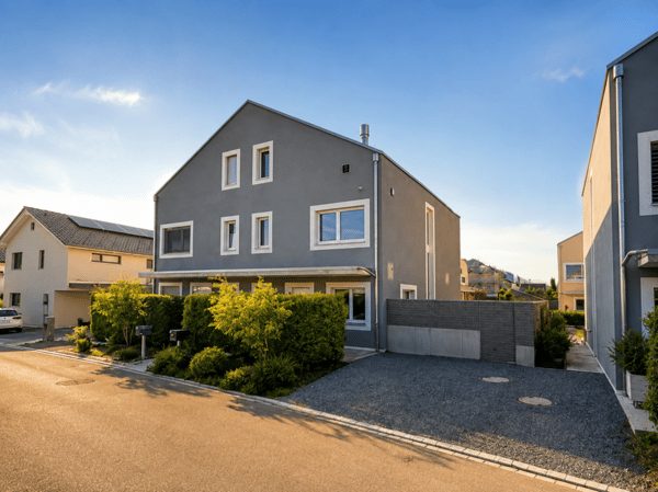 Hochwertiges 5.5-Zi.-DEFH mit gemütlichem Garten 3