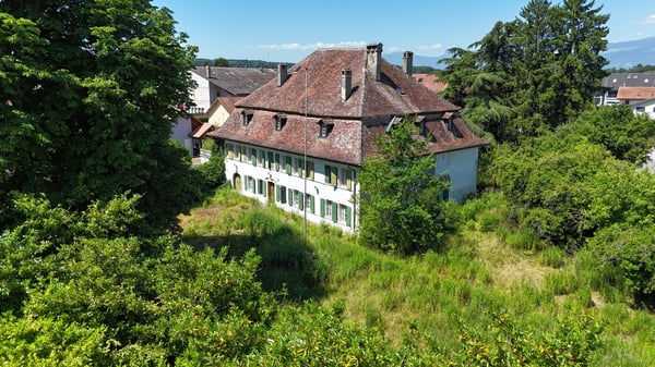 Immeuble de caractère à rénover avec potentiel de 5 logements 1