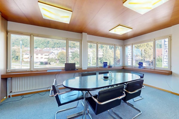 Grosszügige Gewerberäume in Heimberg 10