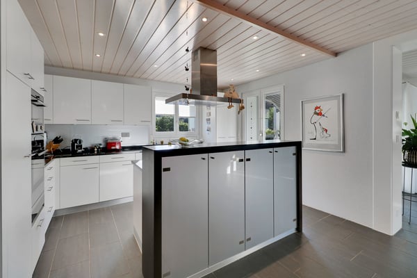 6.5-Zimmer-Einfamilienhaus an zentraler Lage in Thun mit Bergsicht und 4