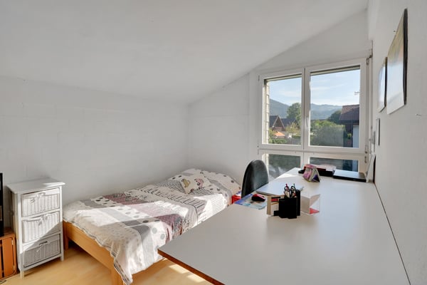 6.5-Zimmer-Einfamilienhaus an zentraler Lage in Thun mit Bergsicht und 9
