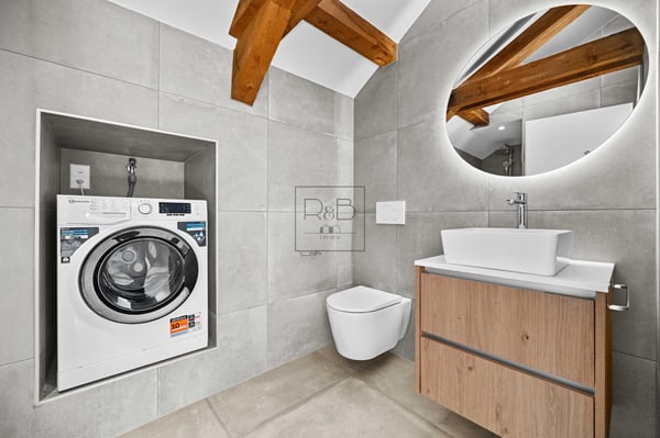 Loft rénové sous combles à Bulle 9