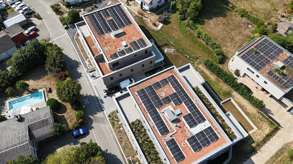 Attraktive 6.5 Zimmer Neubauwohnung an ruhiger Lage in Erlen 2