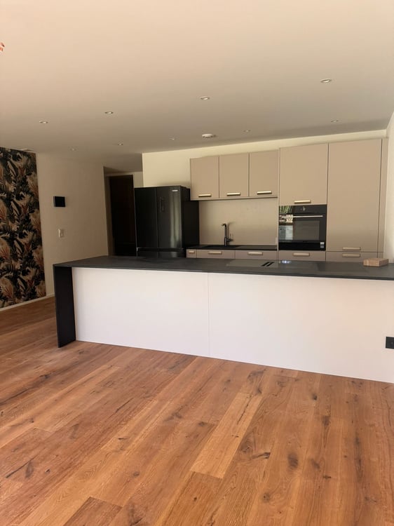 Attraktive 6.5 Zimmer Neubauwohnung an ruhiger Lage in Erlen 9