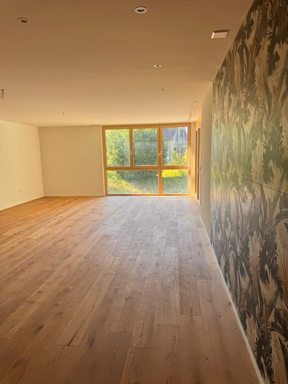 Grosszügige 4.5-Zimmer Neubauwohnung an ruhiger Lage in Erlen 7