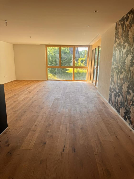 Attraktive 5.5 Zimmer Neubauwohnung an ruhiger Lage in Erlen 9
