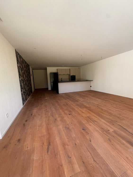 Attraktive 5.5 Zimmer Neubauwohnung an ruhiger Lage in Erlen 7